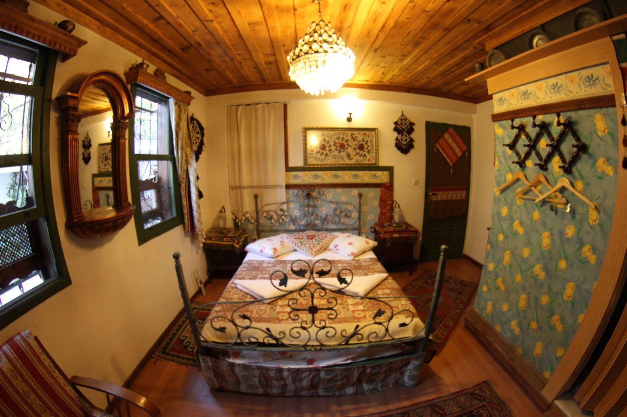 Homeros Pension & Guesthouse Selçuk Esterno foto